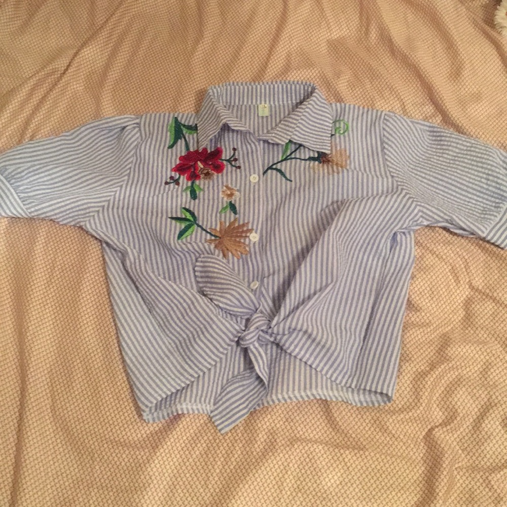 FLOWER EMBROIDERED SHIRT
